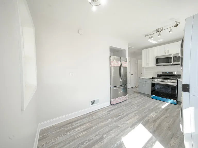 2242 N Lavergne Ave #2 — Photo 11