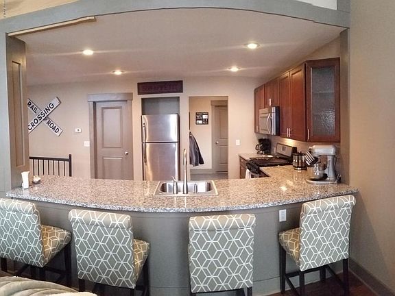 3rd image of 6899 Goldenrod Dr NE