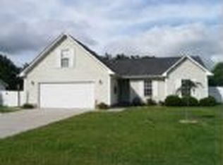 35 Rock Harbor Ln, Spring Lake, NC 28390