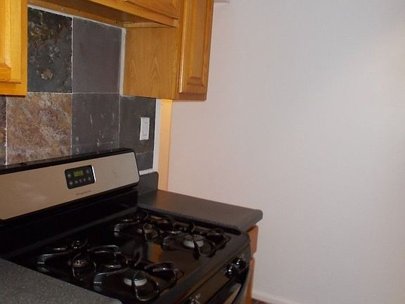 2nd image of 356 Saint Johns Pl #3K