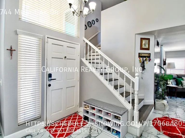8744 Mesa Oak Dr — Photo 5