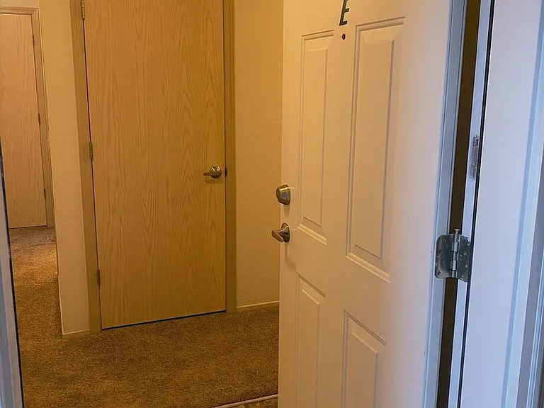 Sunrise Pointe Apartments — Photo 50