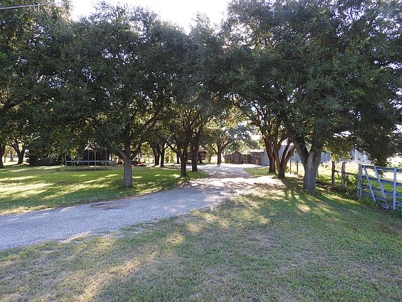 3rd image of 39 County Road 77cc