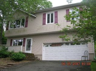 25 Di Vito Trl, Hopatcong, NJ 07843