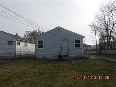 4th image of 15950 Warwick Ave