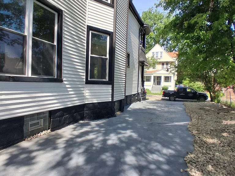 1360 E 93rd St #2 — Photo 3