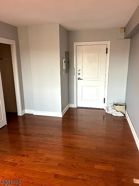 1 bed, 755 sqft, $2,000 — Photo 3