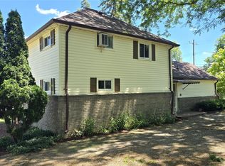 7993 Church Rd, Grosse Ile, MI 48138