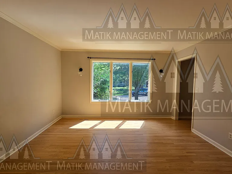 1420 Ridge Cliff Ln NE — Photo 9