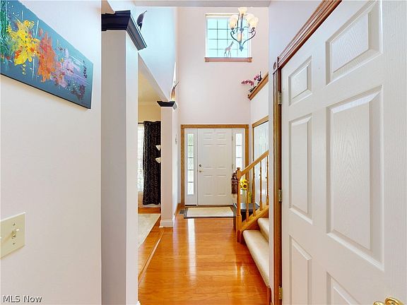 2nd image of 56 Wellesly Blvd