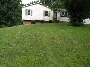 162 Oak Ridge Pl, Mount Airy, NC 27030