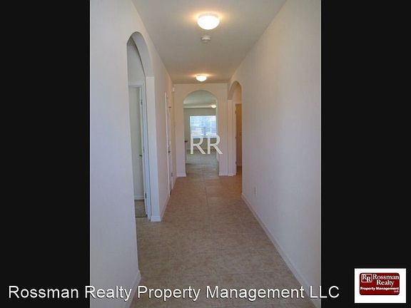 3rd image of 1008 SW 34th St