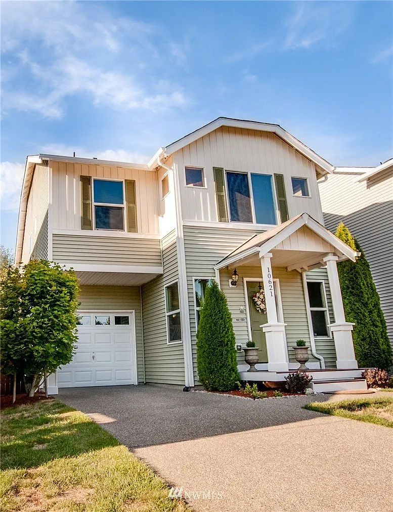 3 bed, 1560 sqft, $2,950 — Photo 1