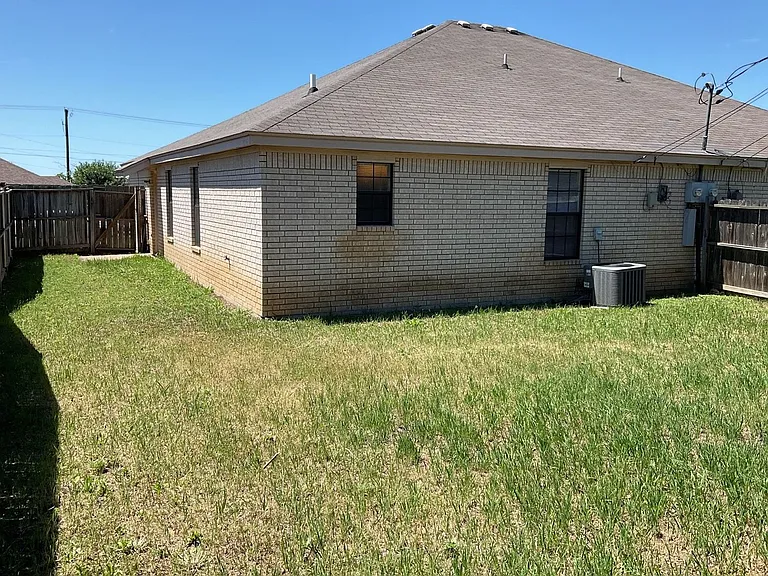 3906 Hitchrock Dr #B — Photo 24