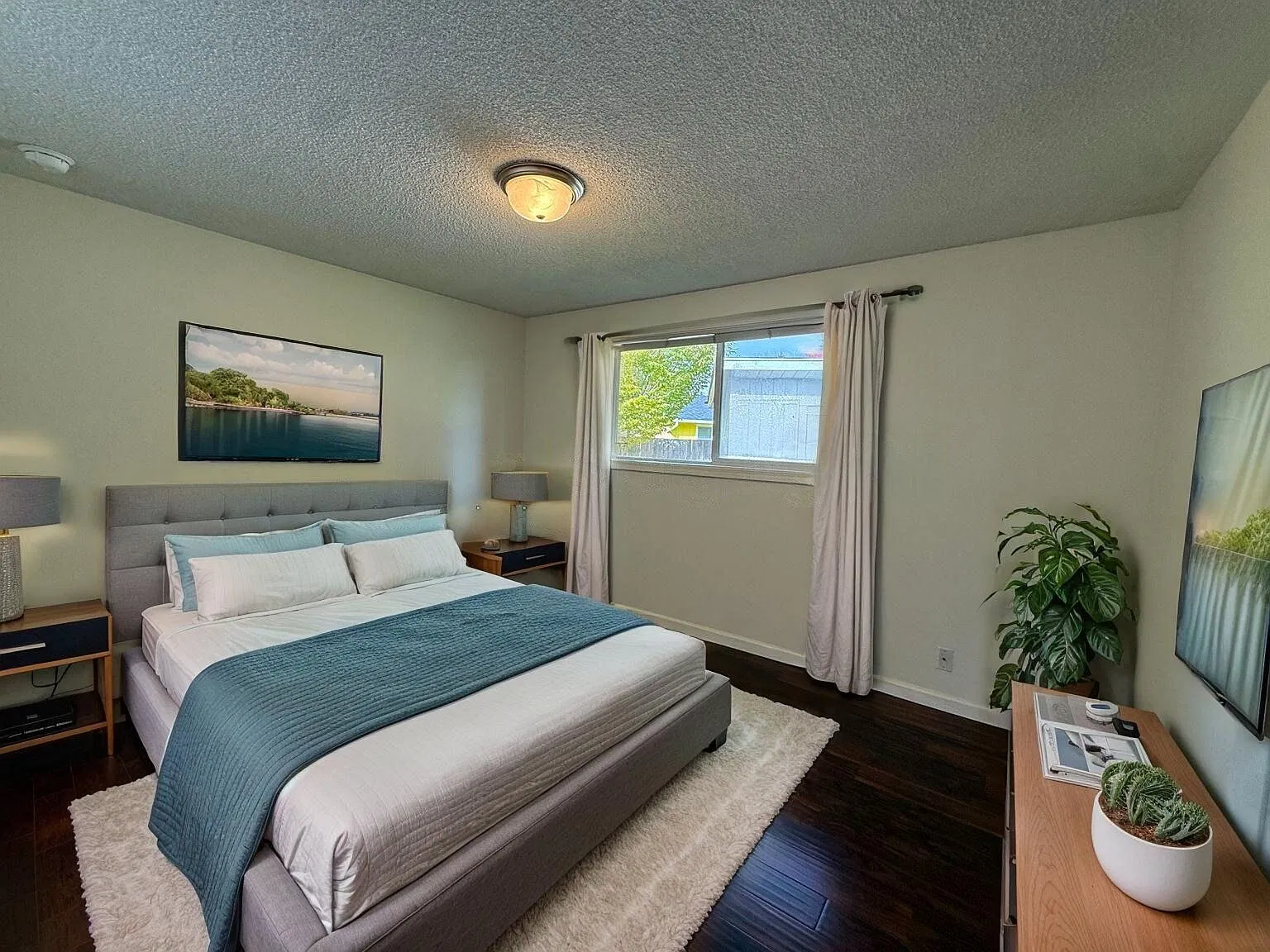 3 bed, 1.0 bath, 946 sqft, $2,000 — Photo 4