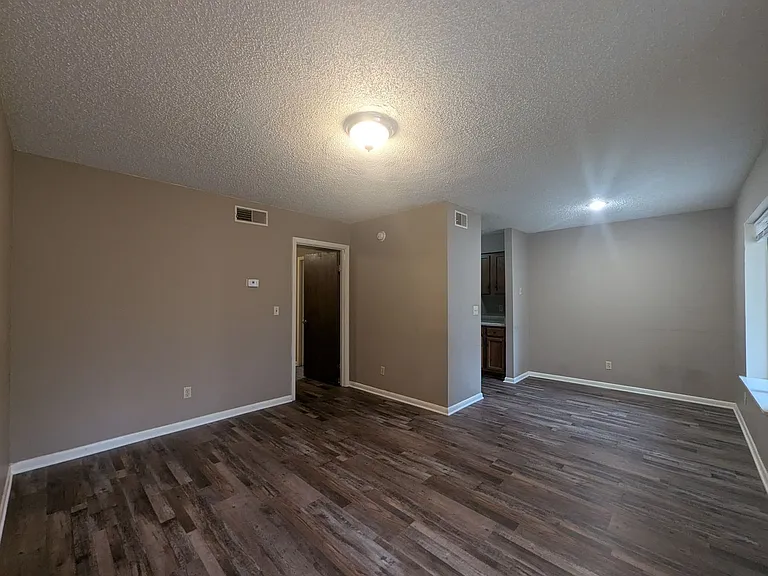 Remodeled AND Affordable Heber Springs Apartments. — Photo 5