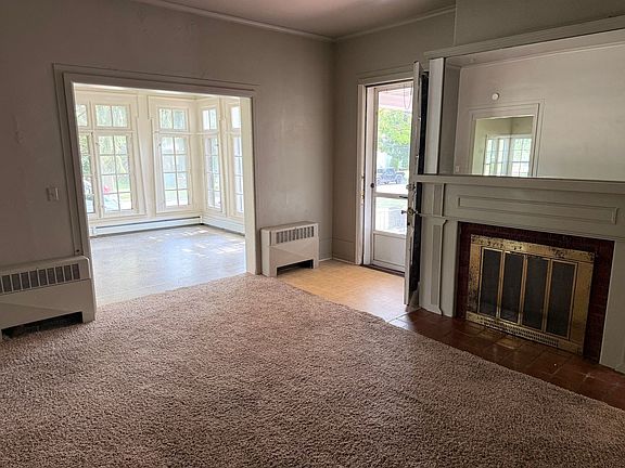 5th image of 603 W Washington Ave APT 1