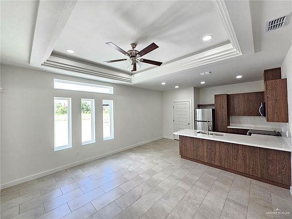 5th image of 1200 S Woodland Dr