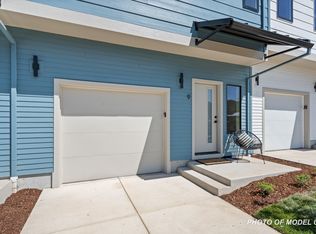 2032 Sunset Dr #10, Medford, OR 97501