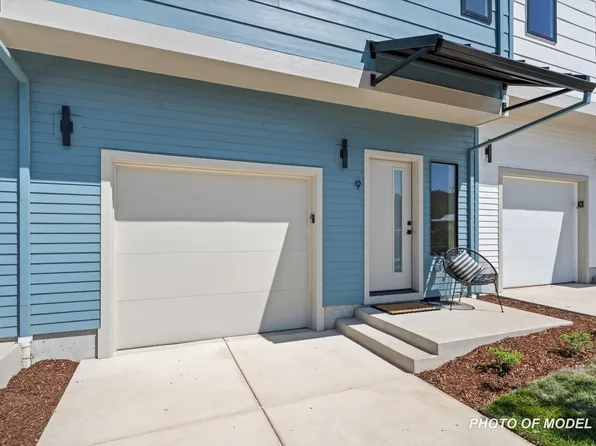 2032 Sunset Dr #10, Medford, OR 97501