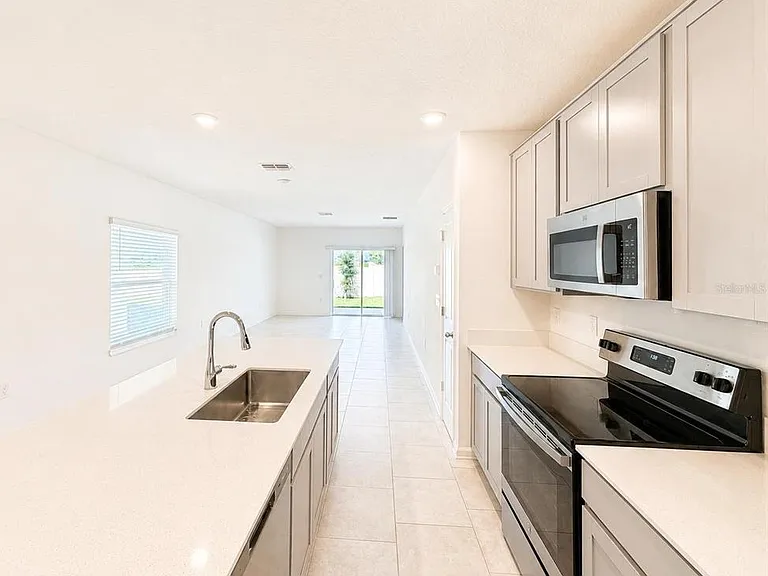 360 Loch Ct — Photo 4