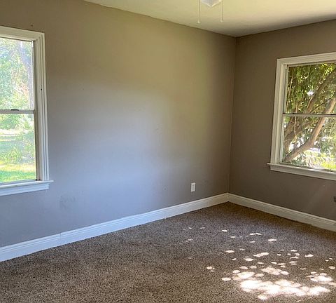 3rd image of 105 Dixie Dr