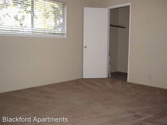 3rd image of 3801 Blackford Ave APT 17