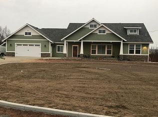 16290 Laurie Ann Ln, Redding, CA 96001