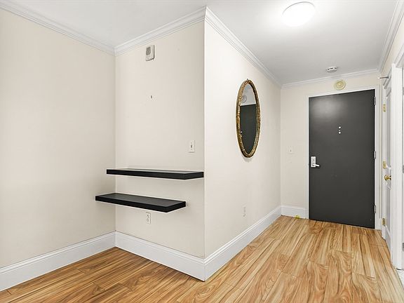 5th image of 50 Longwood Ave APT 518