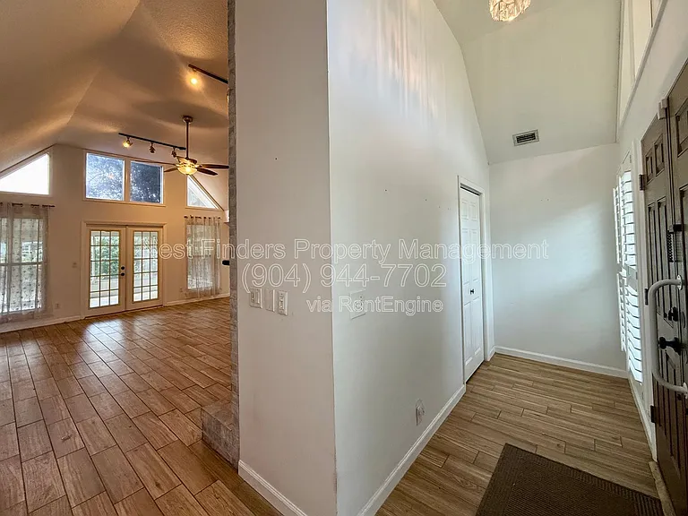 7007 Holiday Hill Ct — Photo 7