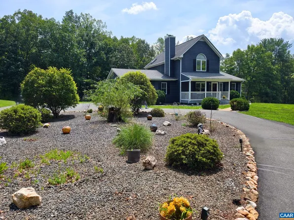 5300 Quintfield Dr, Earlysville, VA 22936
