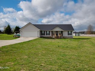 935 Oakland Rd, Sweetwater, TN 37874
