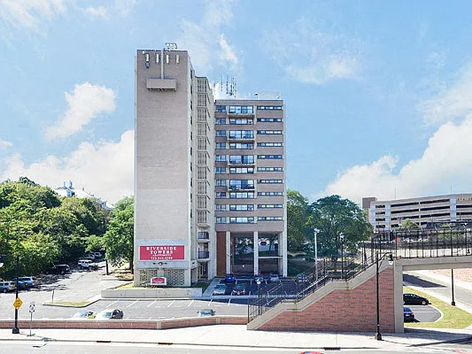 Riverside Towers Apartment Homes — Photo 25