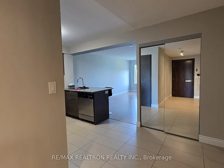 273 S Park Rd #501 — Photo 25