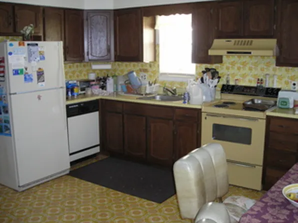 102 W Hollywood Ave, Wildwood Crest, NJ 08260