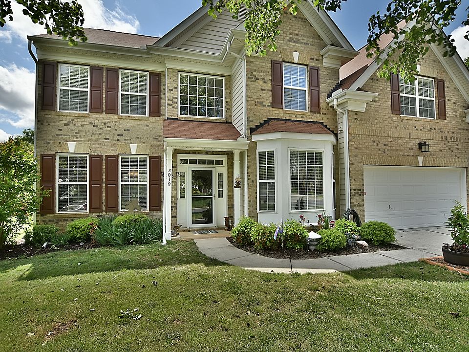 1st image of 2039 E Foxwood Ct
