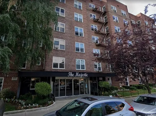 110-20 71 Ave #411, Forest Hills, NY 11375
