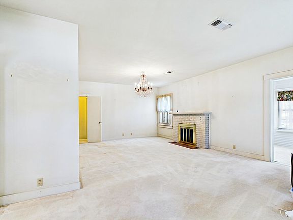 3rd image of 1000 Josephine St