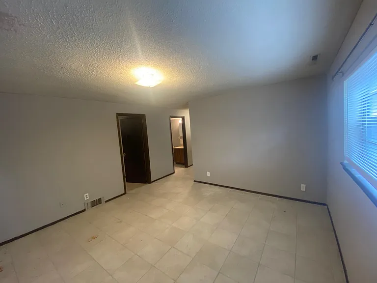 1300 S Roseta Ave — Photo 16