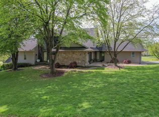 47 Oak Meadow Rd, Evansville, IN 47725