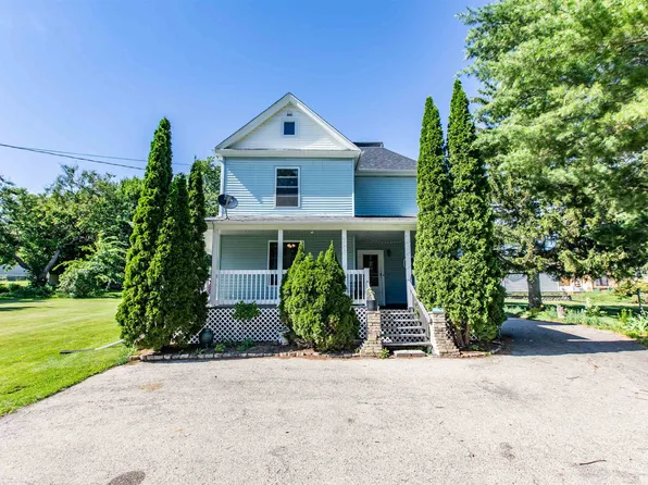 322 W Division St, Dodgeville, WI 53533