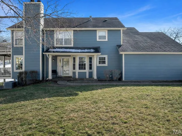 3173 Autumn Trace Dr, Maryland Heights, MO 63043