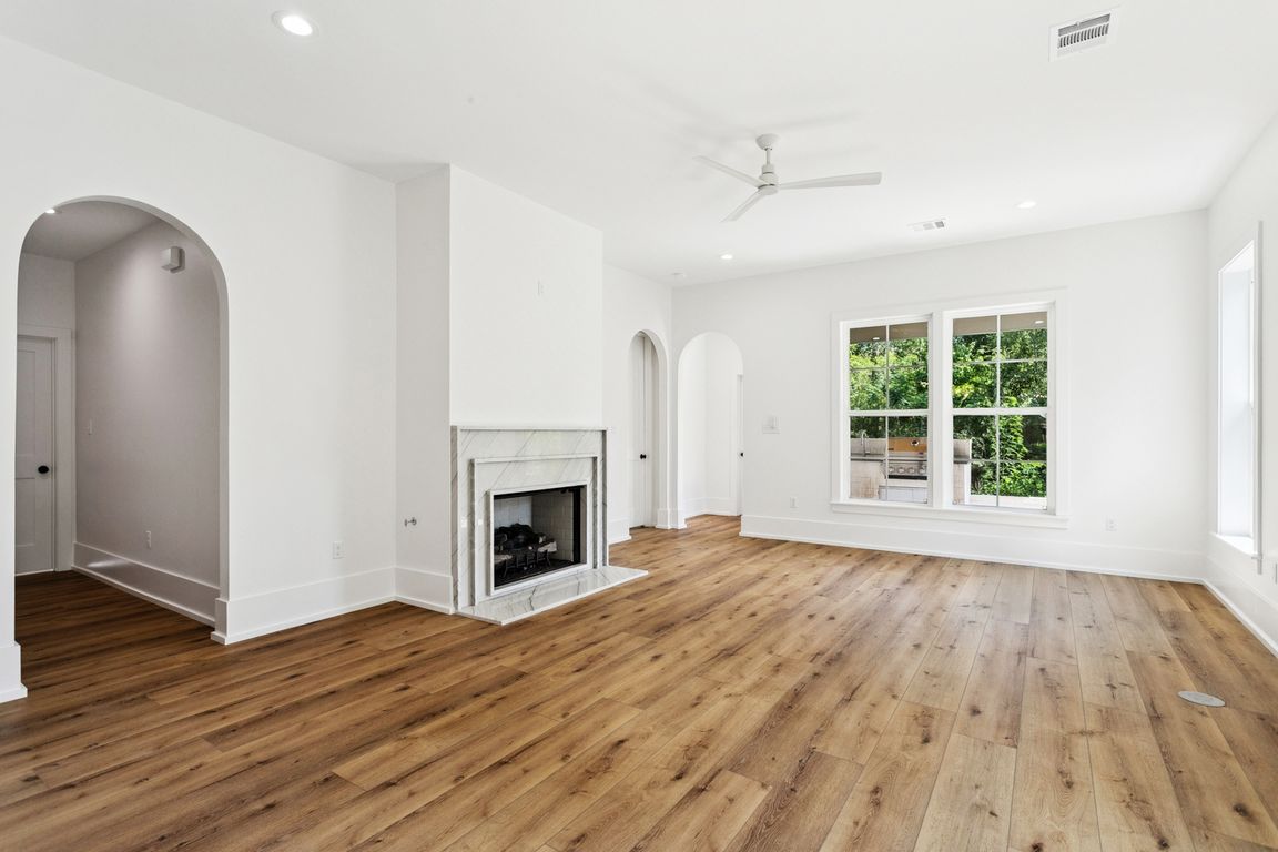 next background image