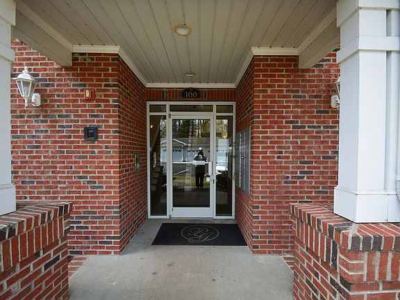 2nd image of 123 Providence Glen Dr