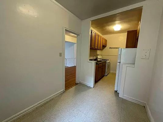 5th image of 67-70 Yellowstone Blvd #Dd3