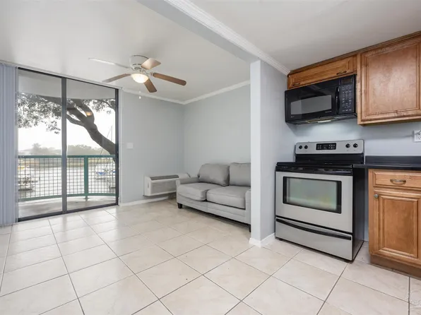 201 S Stillman St APT 211, Pensacola, FL 32505