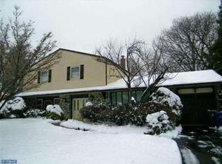 19 Lee Lynn Ln, Huntingdon Valley, PA 19006