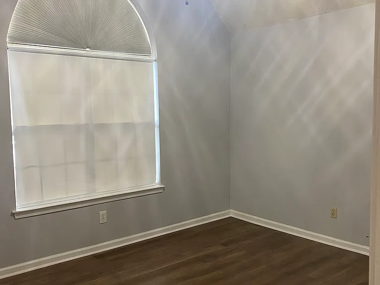 1849 Winship Dr — Photo 5