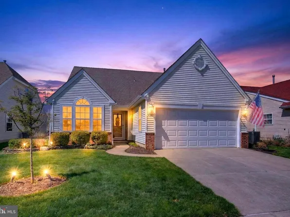 152 Indigo Dr, Mount Laurel, NJ 08054