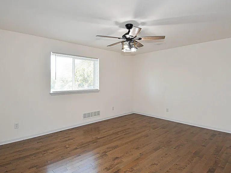 306 Bright Meadows Dr — Photo 16